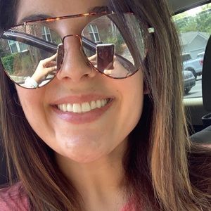 Meet your Posher, Jillian